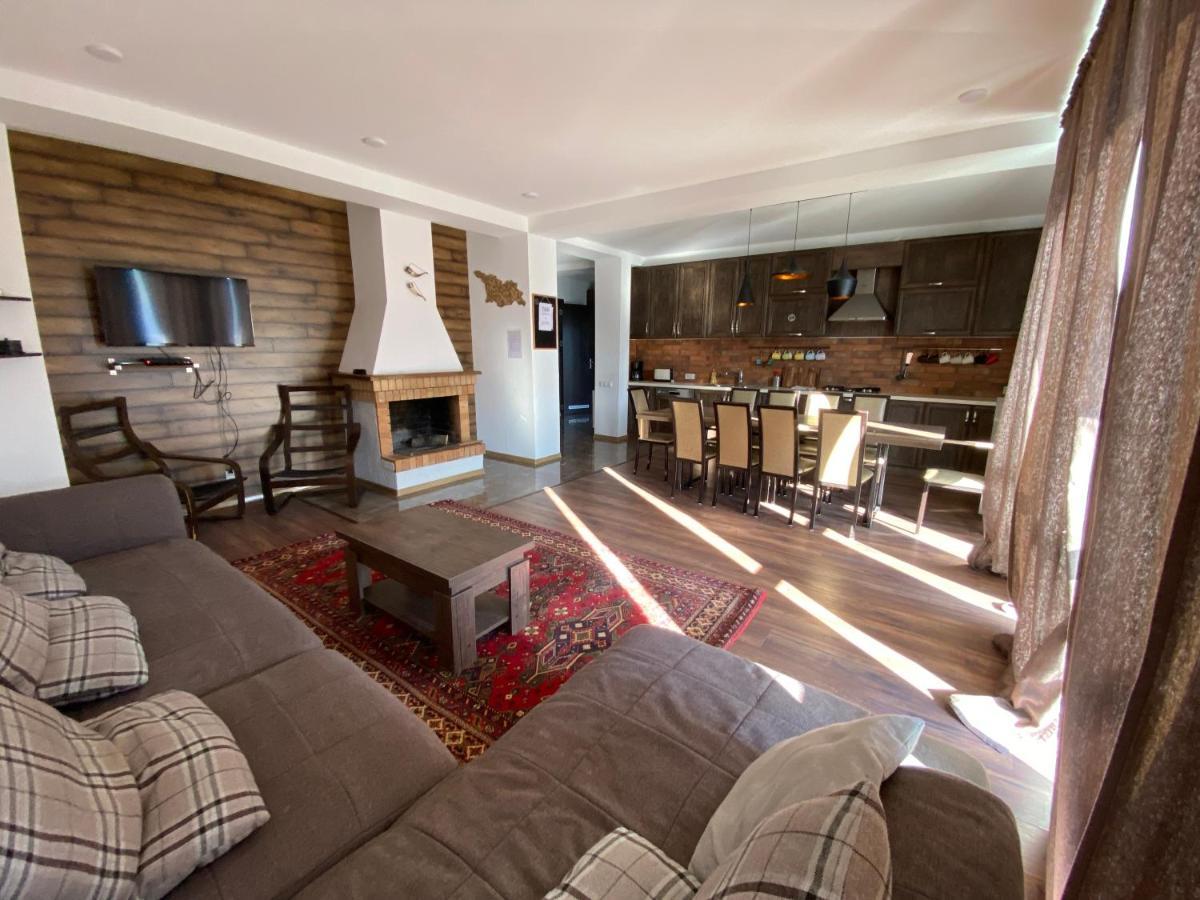 Mountain Cricket Chalets And Apartments Gudauri Ngoại thất bức ảnh