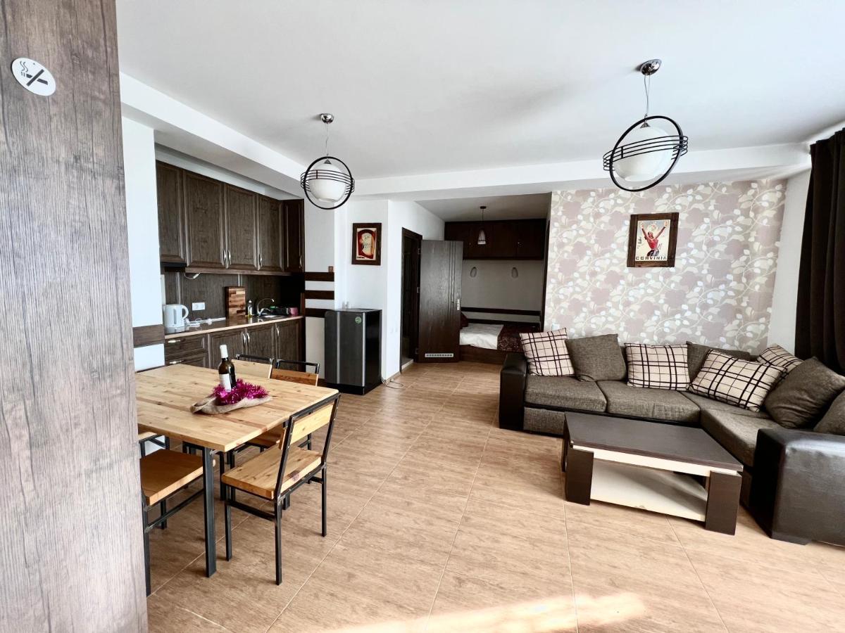 Mountain Cricket Chalets And Apartments Gudauri Ngoại thất bức ảnh