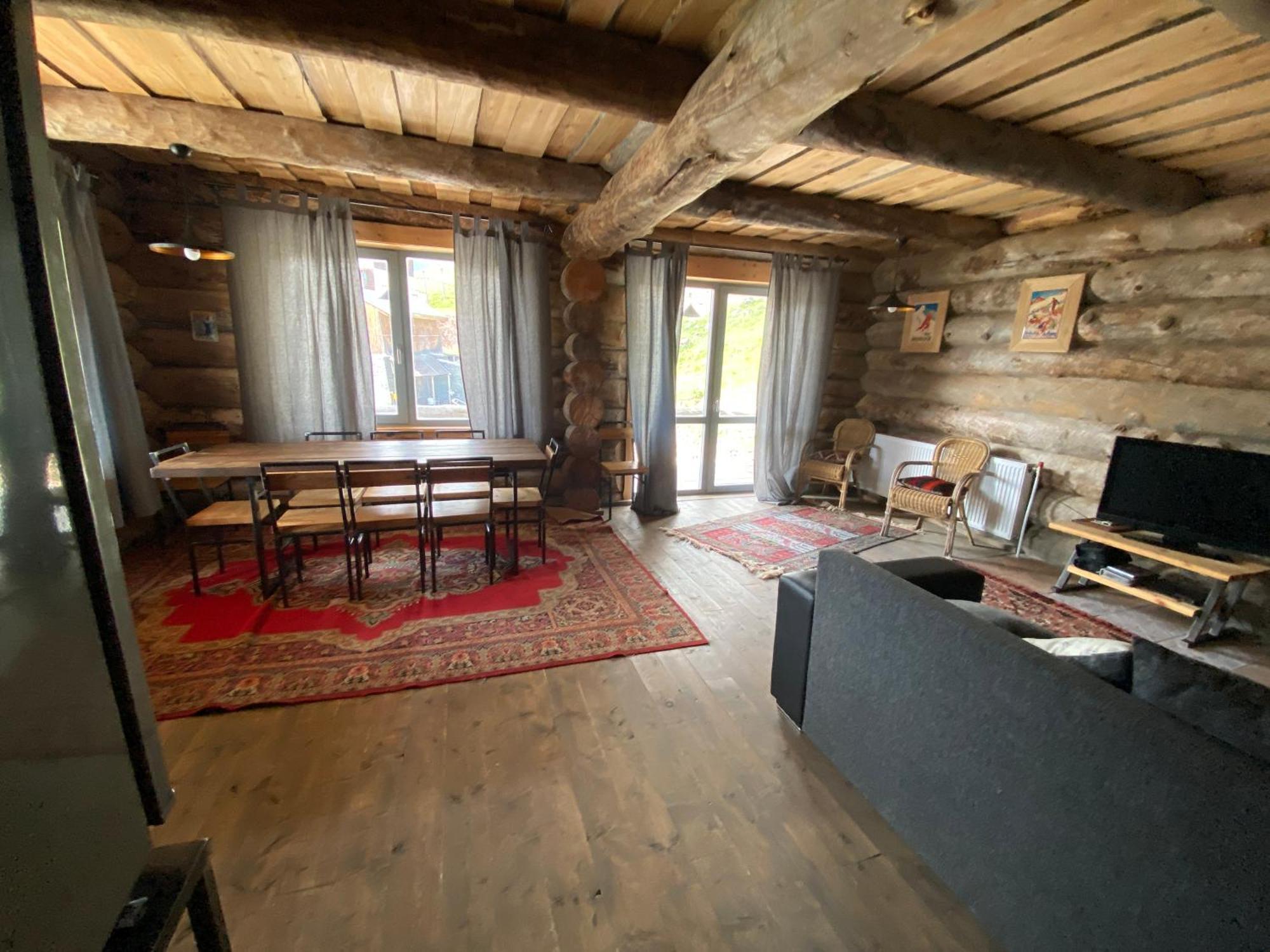 Mountain Cricket Chalets And Apartments Gudauri Ngoại thất bức ảnh