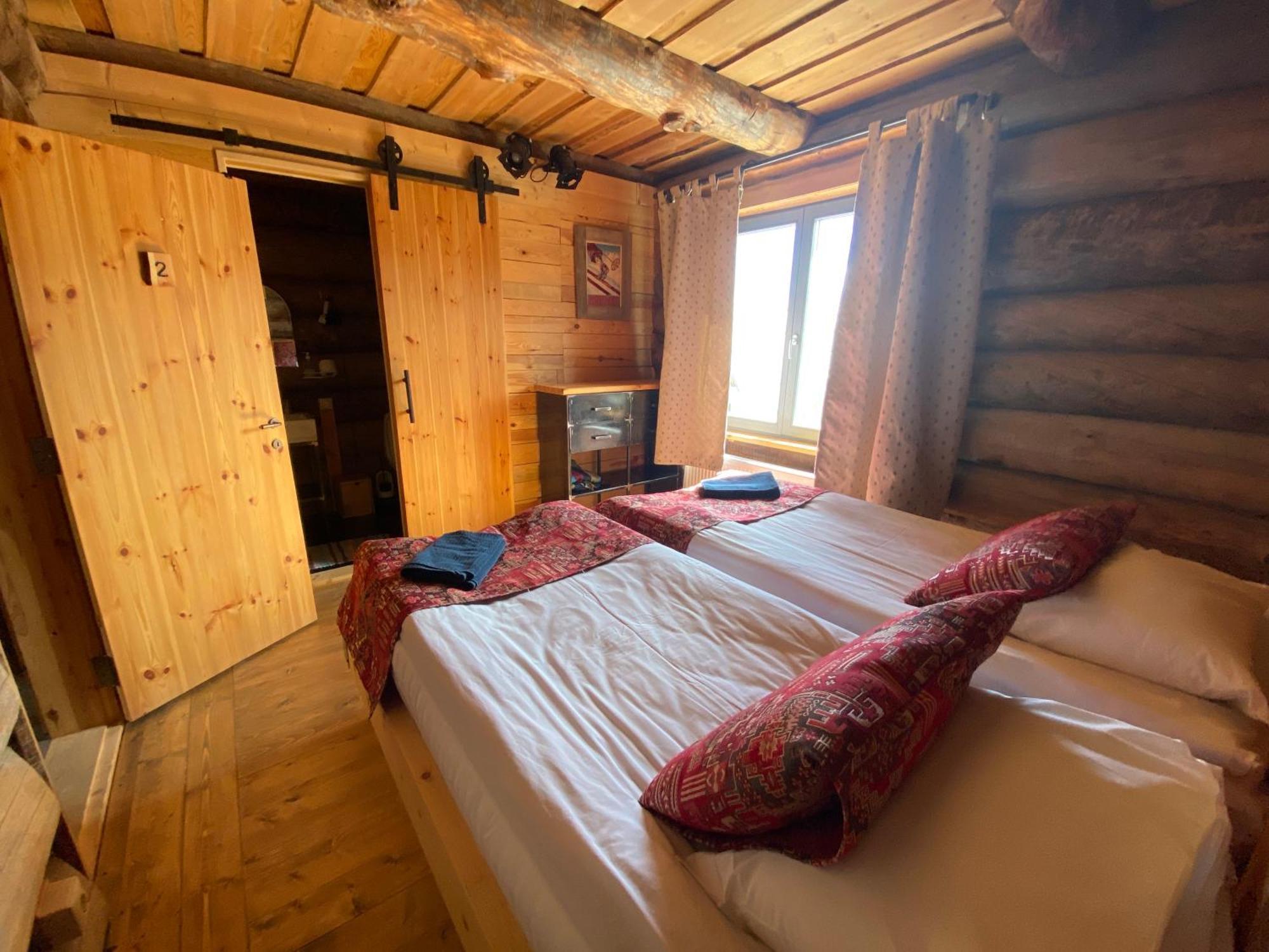 Mountain Cricket Chalets And Apartments Gudauri Phòng bức ảnh