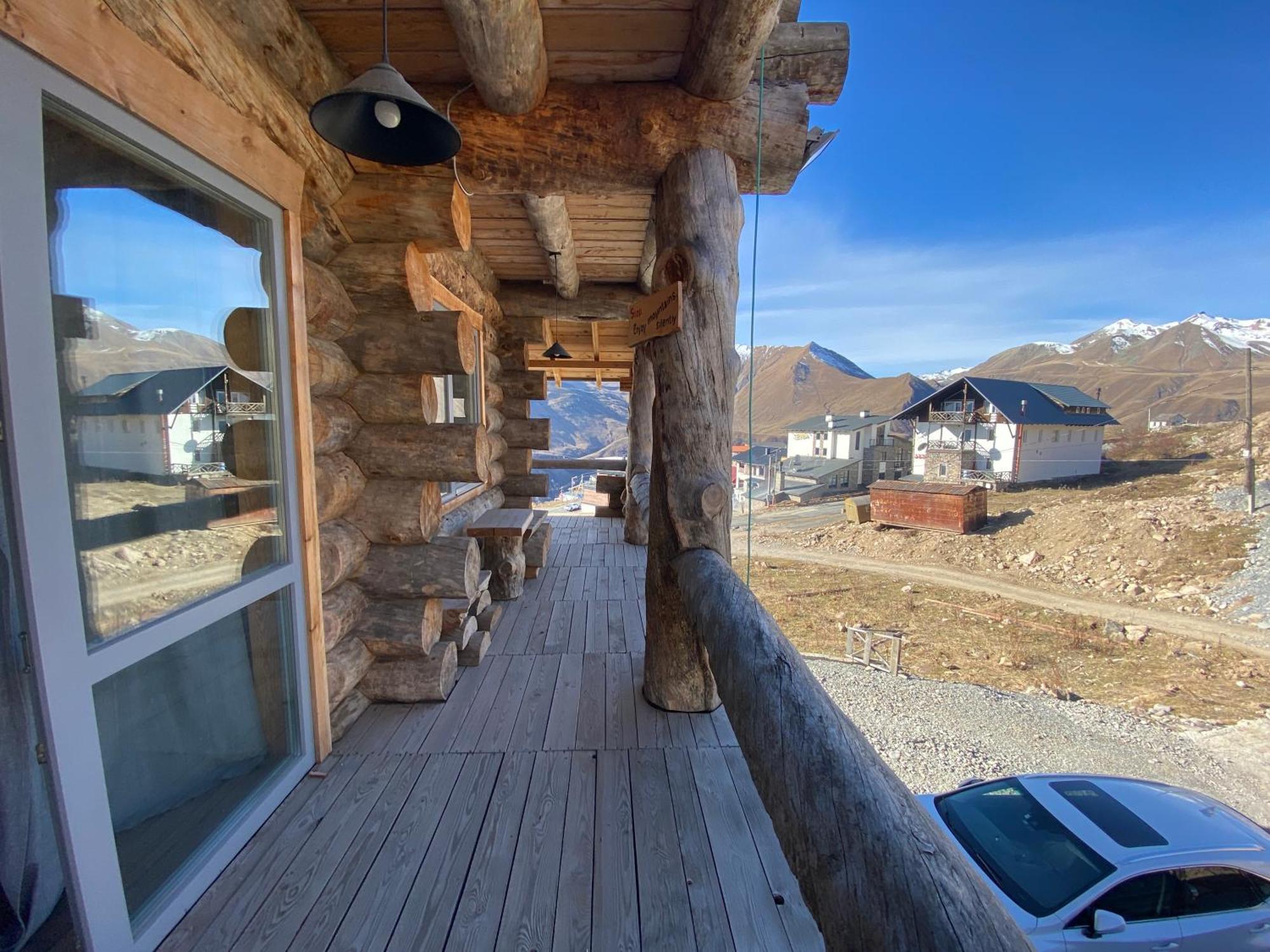 Mountain Cricket Chalets And Apartments Gudauri Phòng bức ảnh
